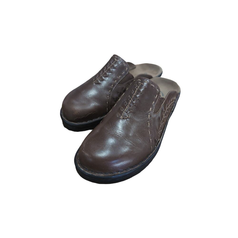 CLARKS WOMEN'S BOAT SHOES SIZE 9M BROWN